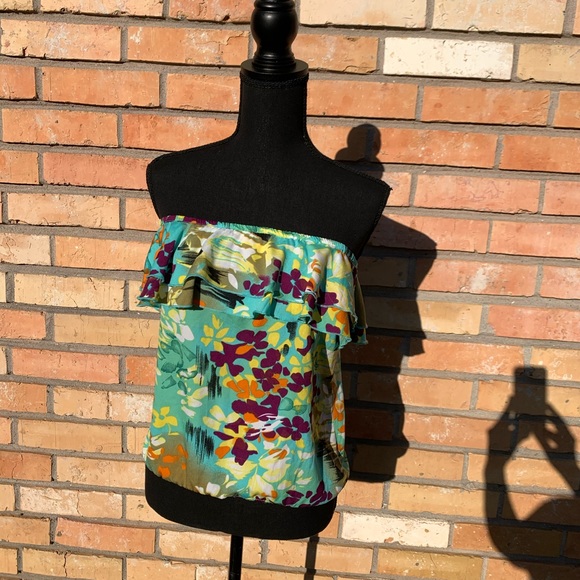 EUC Wet seal ruffled tube top Fits like small - Picture 2 of 5